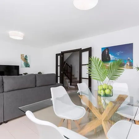 ヴィラ Home2book Fiona Private Pool & Wifi